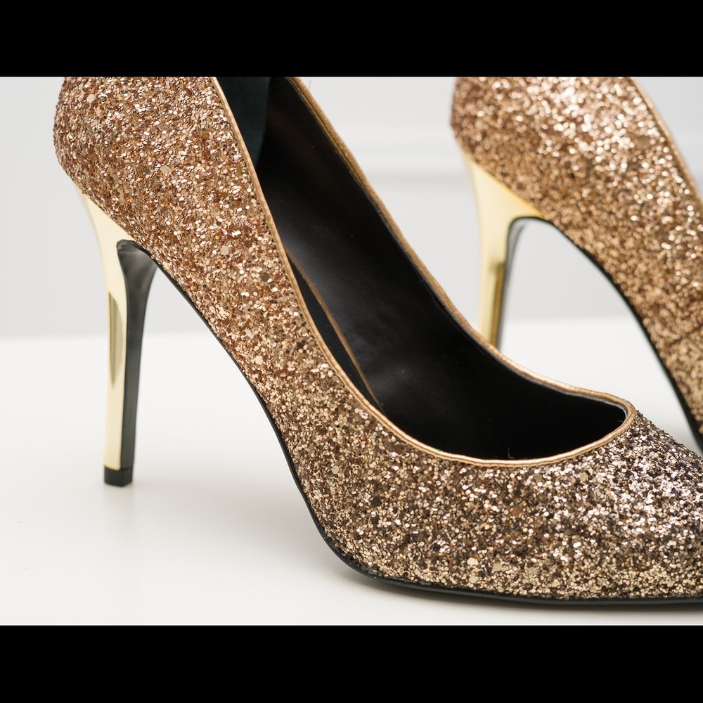 NWB Guess shoes, size  US 6,5. Sparkly Glitter Gold Heels Pumps
